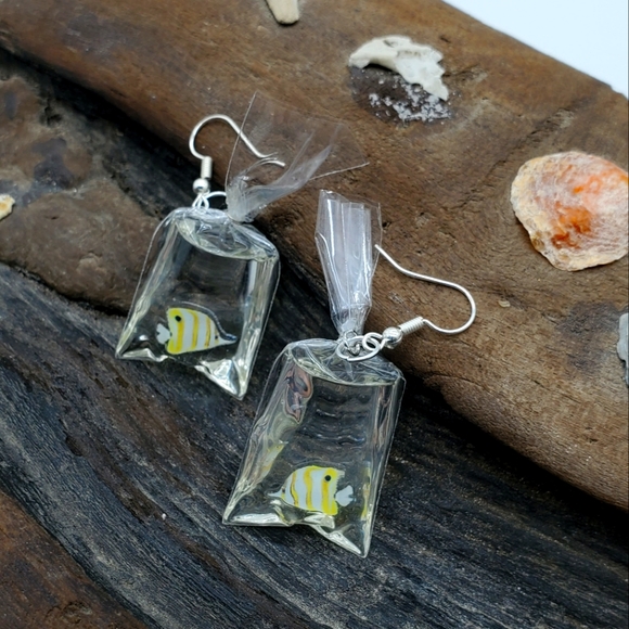 Nwt fish in bag! Yellow reef fish earrings silver hooks handmade - Picture 1 of 5